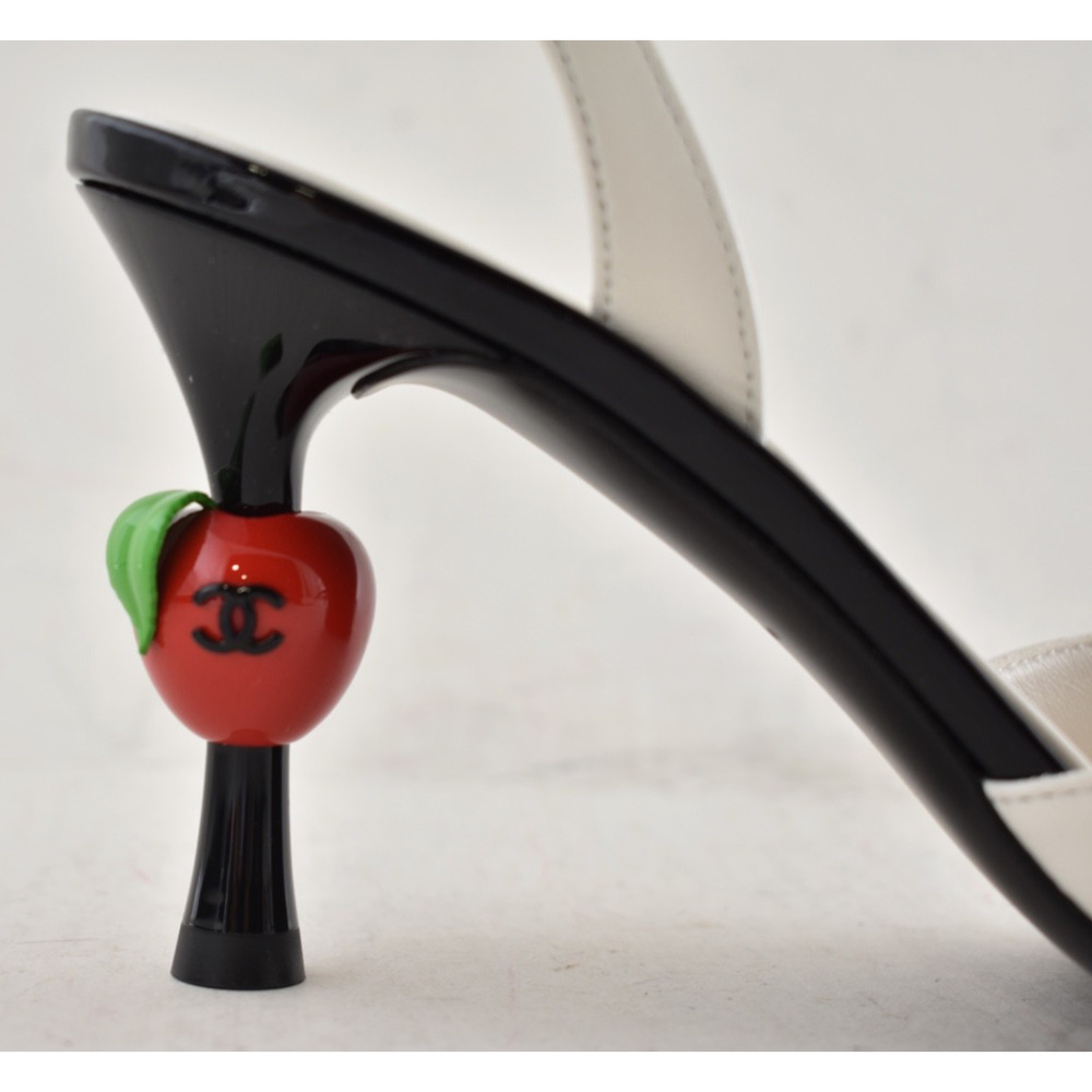 Chanel 26A Metiers Blazy White Black Red Apple Sling CC Slingback Heel Pump 38 - Picture 7 of 16